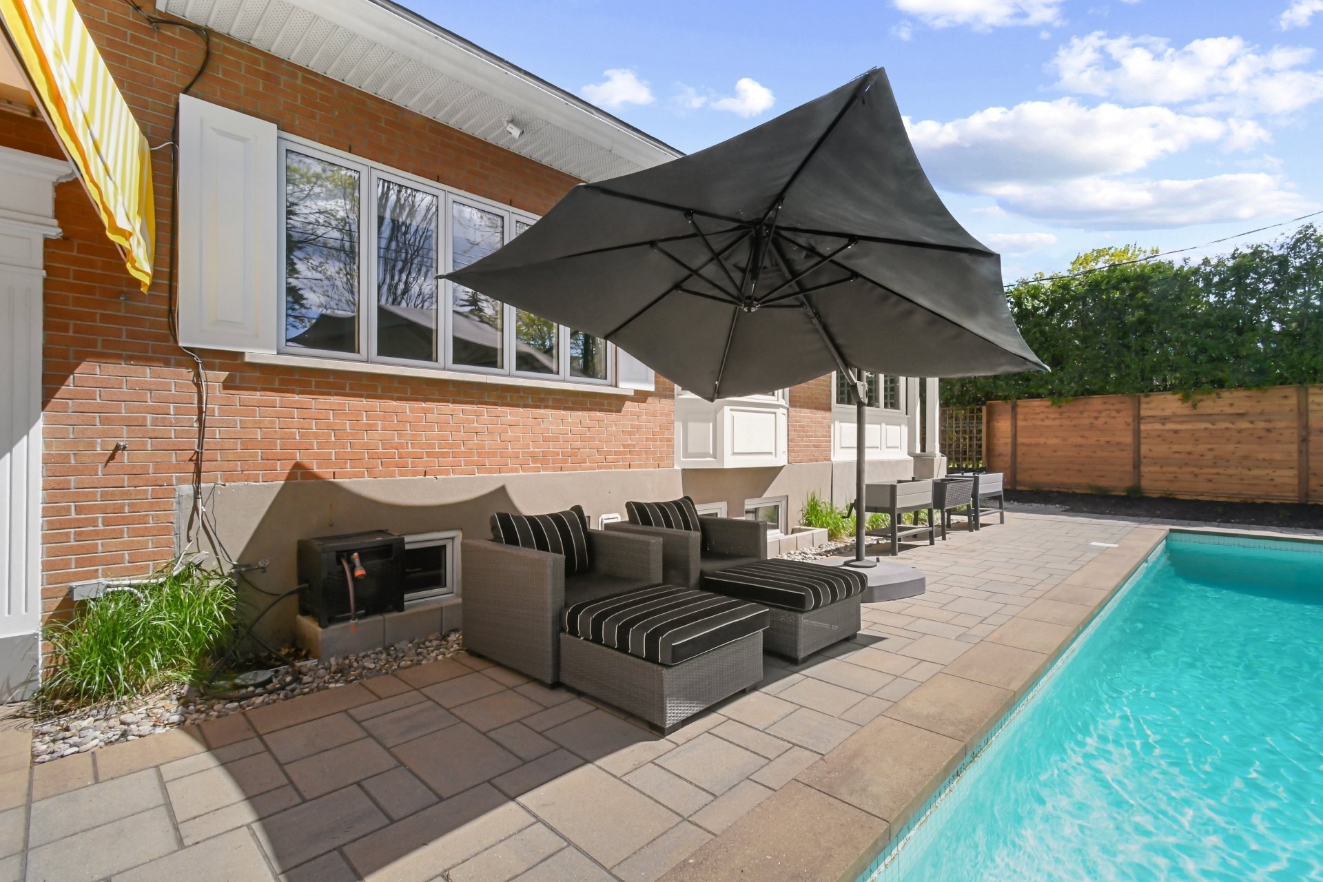 









1670


Ch. Markham

,
Mont-Royal,




QC
H3P3B2


