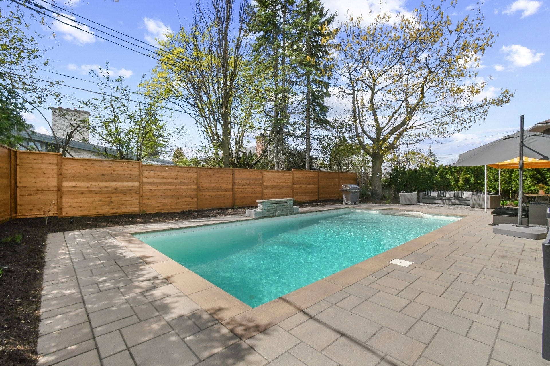 









1670


Ch. Markham

,
Mont-Royal,




QC
H3P3B2

