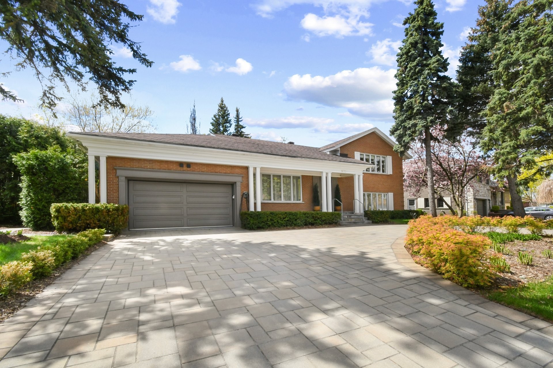 









1670


Ch. Markham

,
Mont-Royal,




QC
H3P3B2

