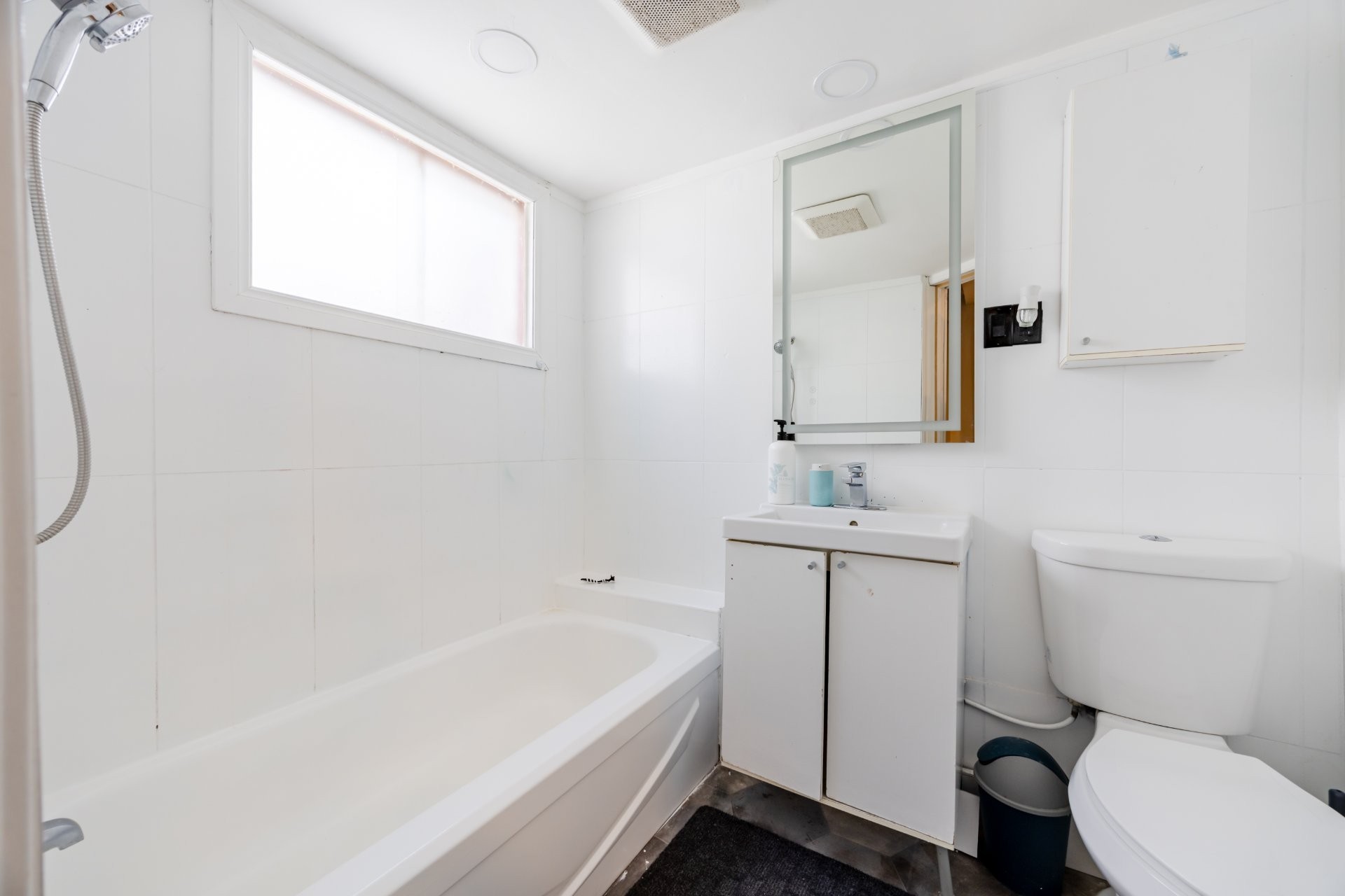 









545


Rue St-André

,
Laval (Pont-Viau),




QC
H7G3A2


