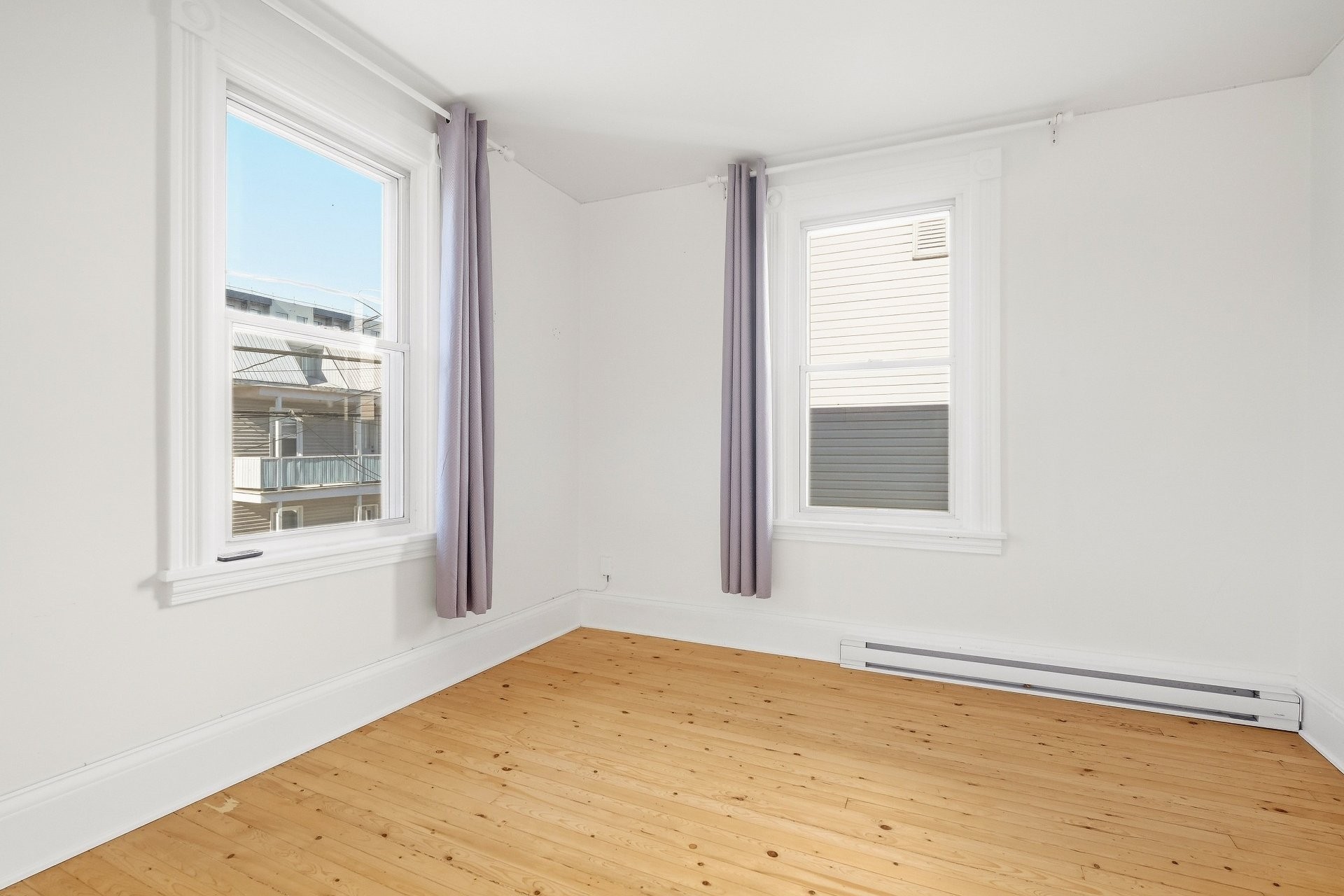 









170


Av. St-Simon

,
Saint-Hyacinthe,




QC
J2S5B5

