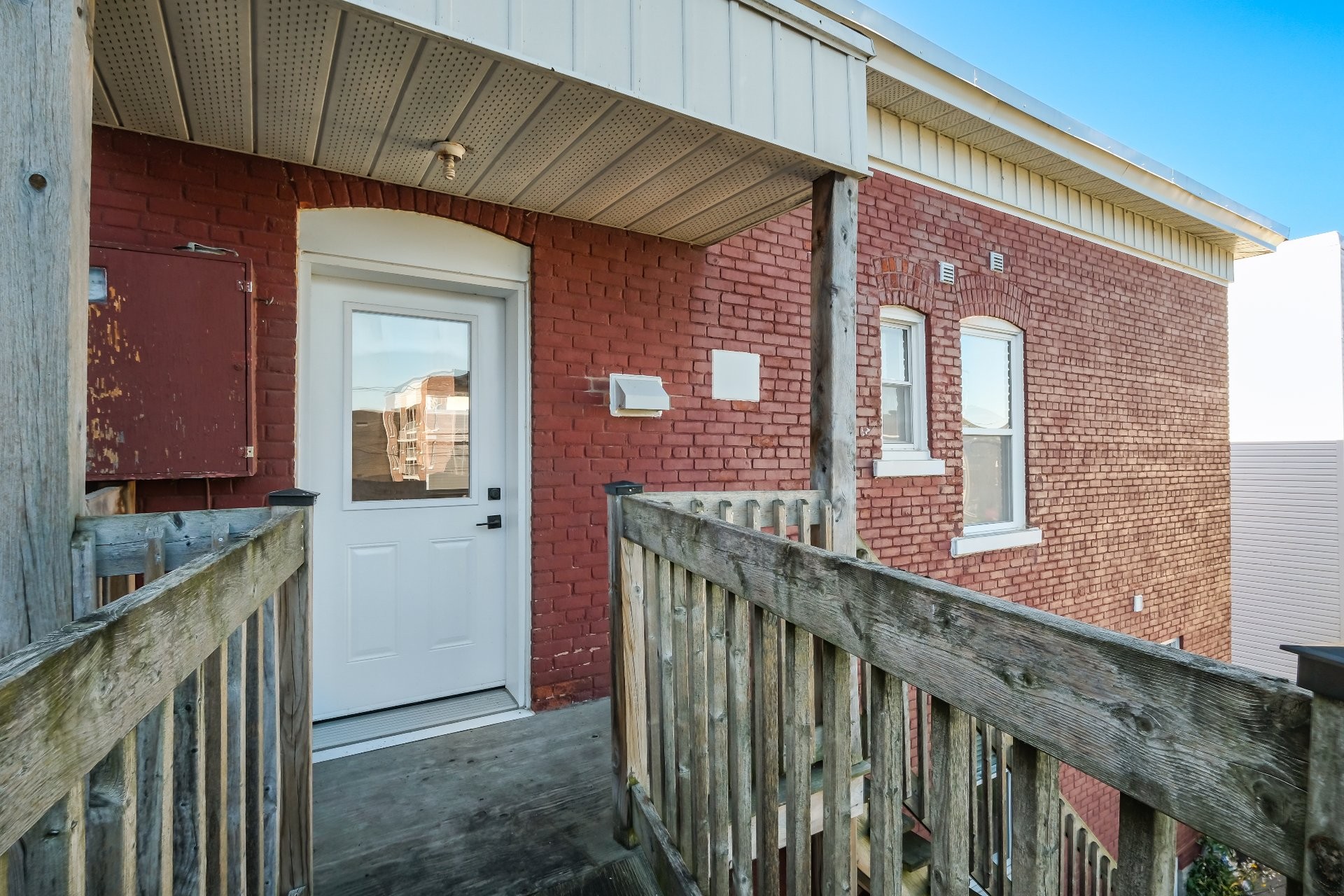 









170


Av. St-Simon

,
Saint-Hyacinthe,




QC
J2S5B5

