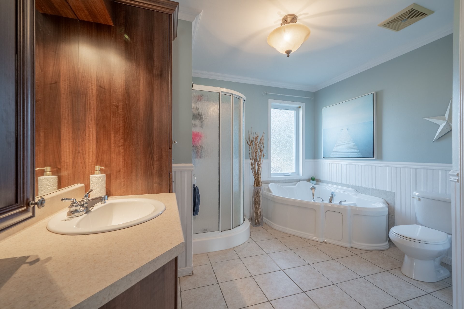 









228


Rue du Bouton-d'Or

,
Saint-Amable,




QC
J0L1N0

