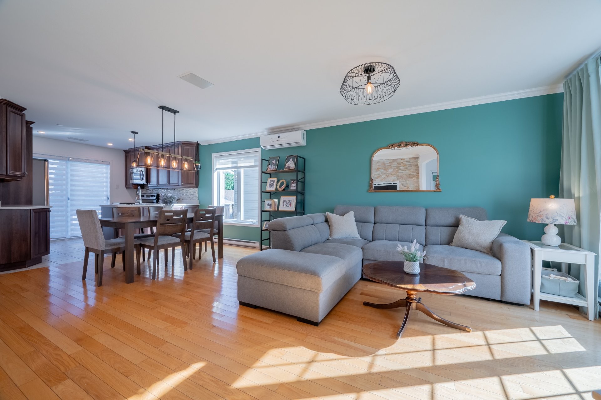 









228


Rue du Bouton-d'Or

,
Saint-Amable,




QC
J0L1N0

