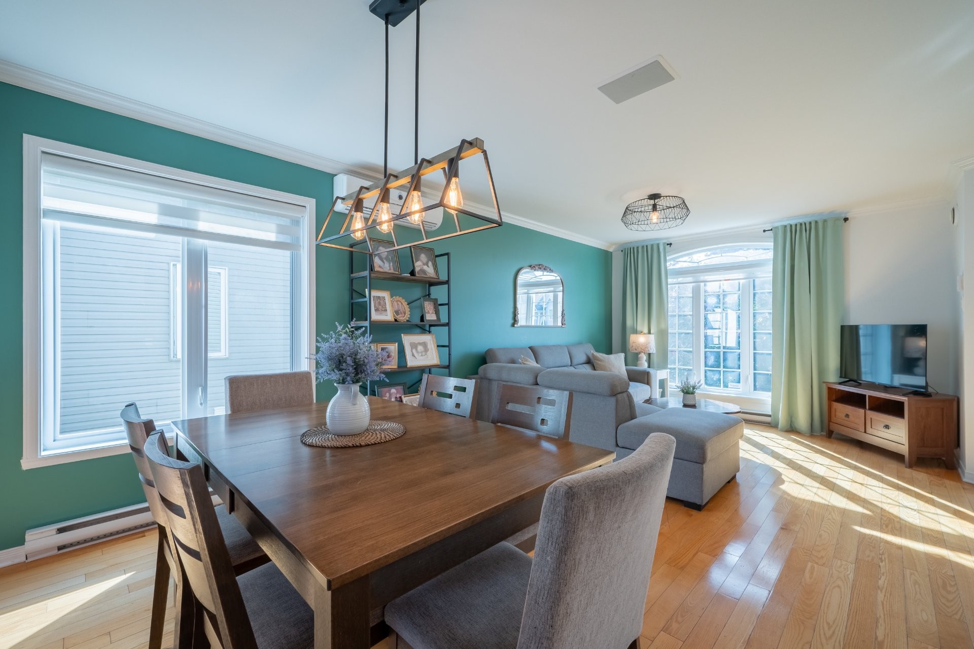 









228


Rue du Bouton-d'Or

,
Saint-Amable,




QC
J0L1N0

