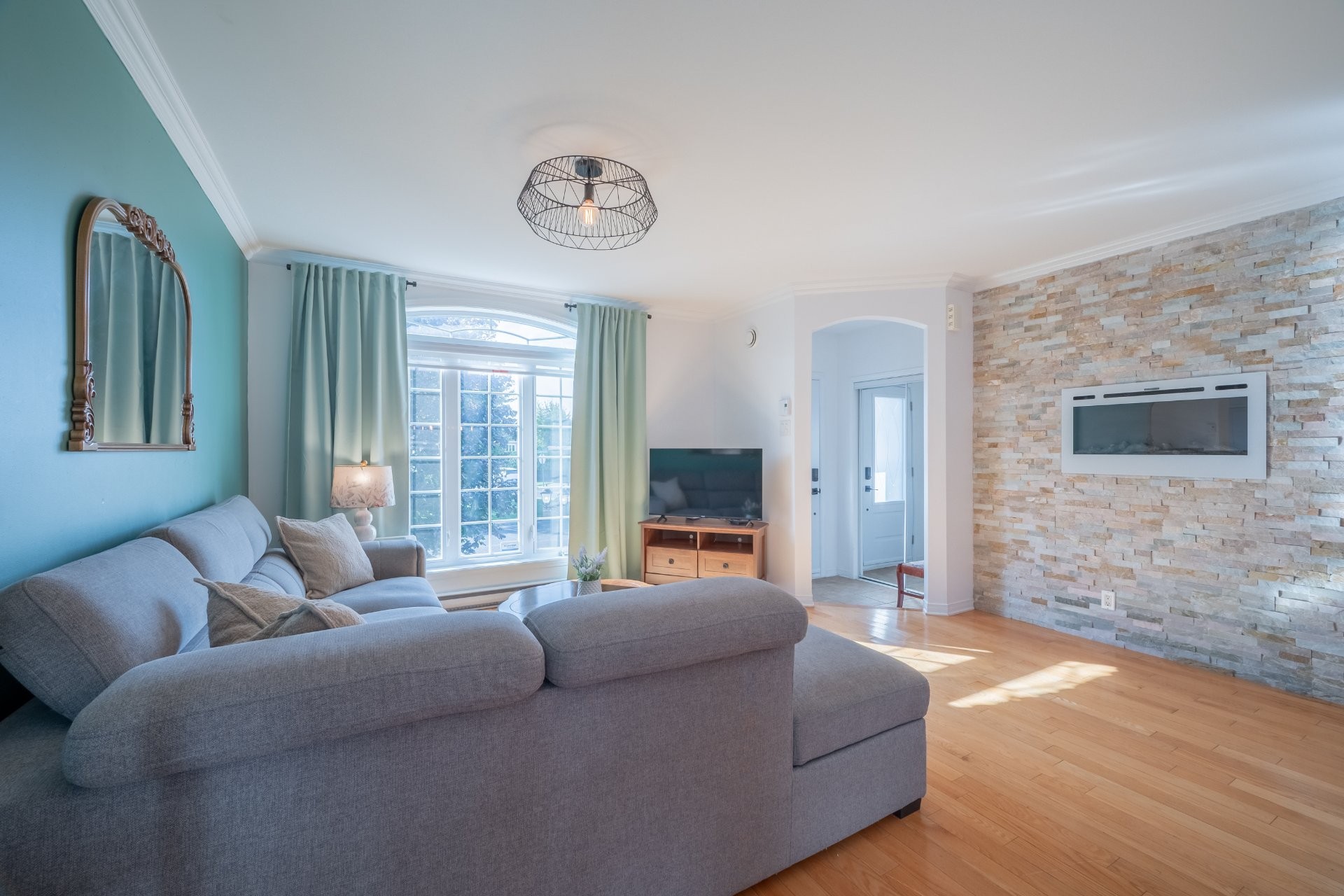 









228


Rue du Bouton-d'Or

,
Saint-Amable,




QC
J0L1N0

