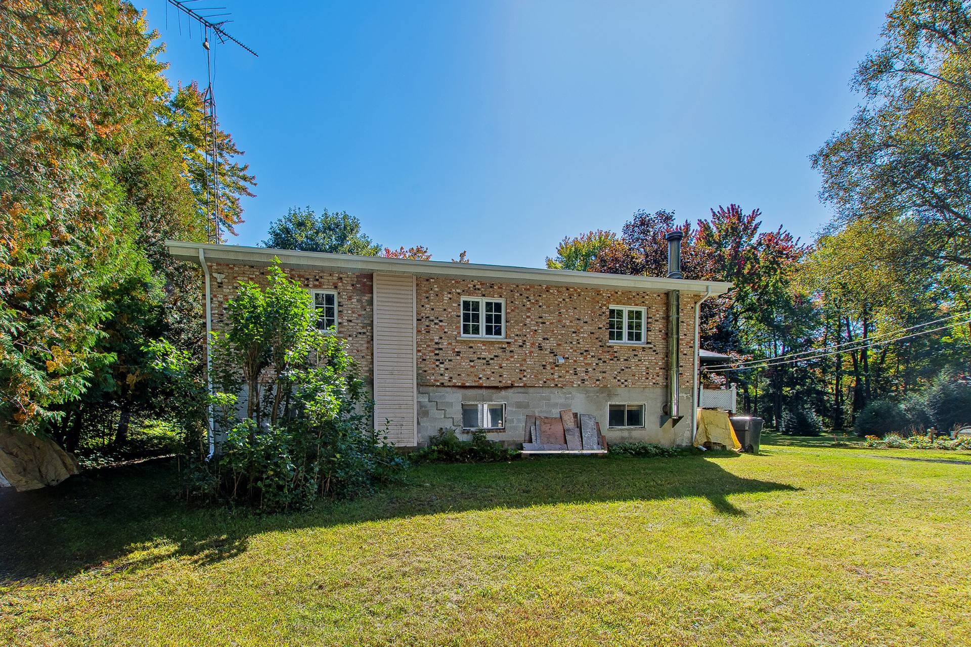 









1890


Rue Comtois

,
Mascouche,




QC
J7K3C2

