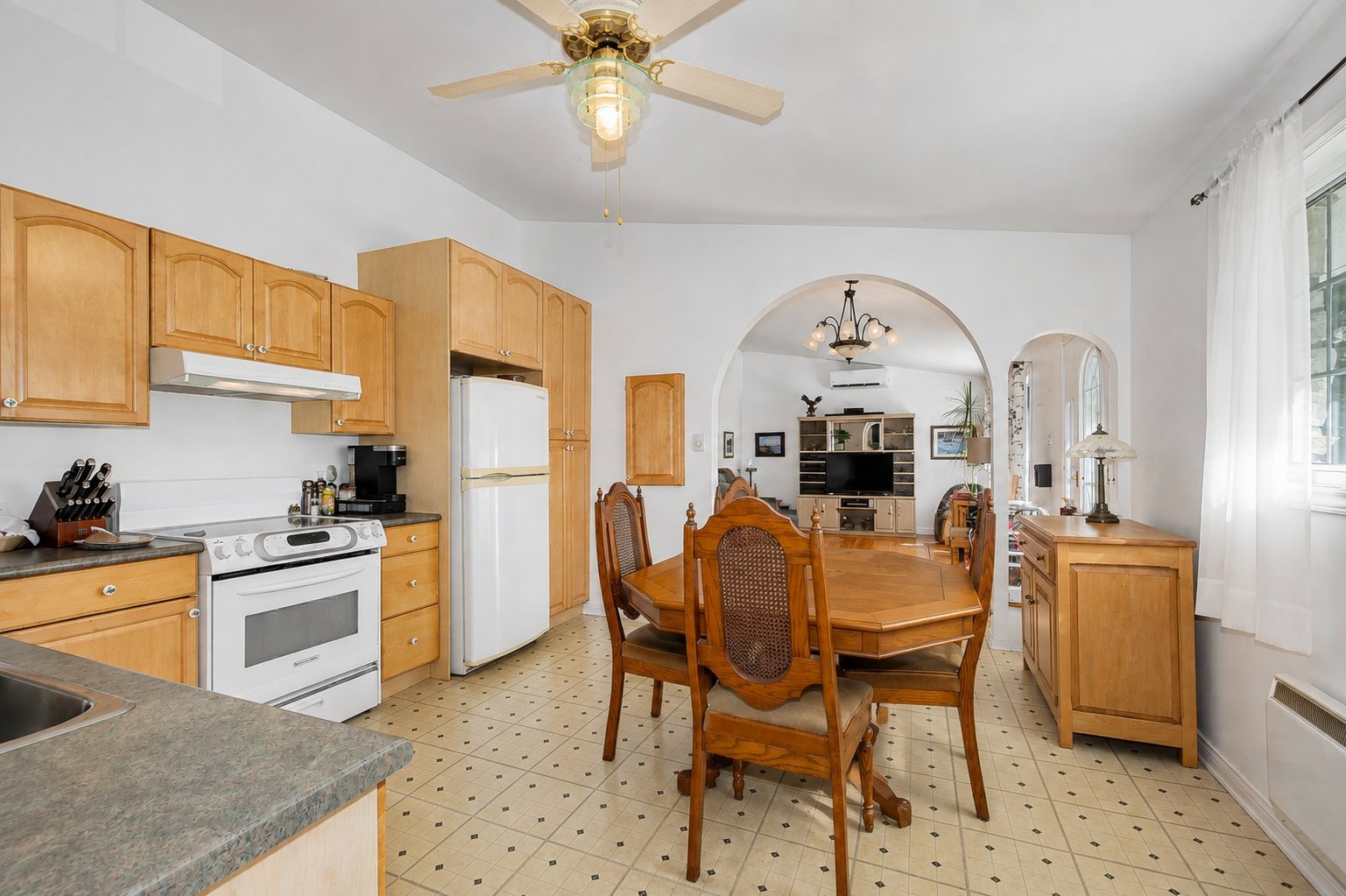 









1890


Rue Comtois

,
Mascouche,




QC
J7K3C2

