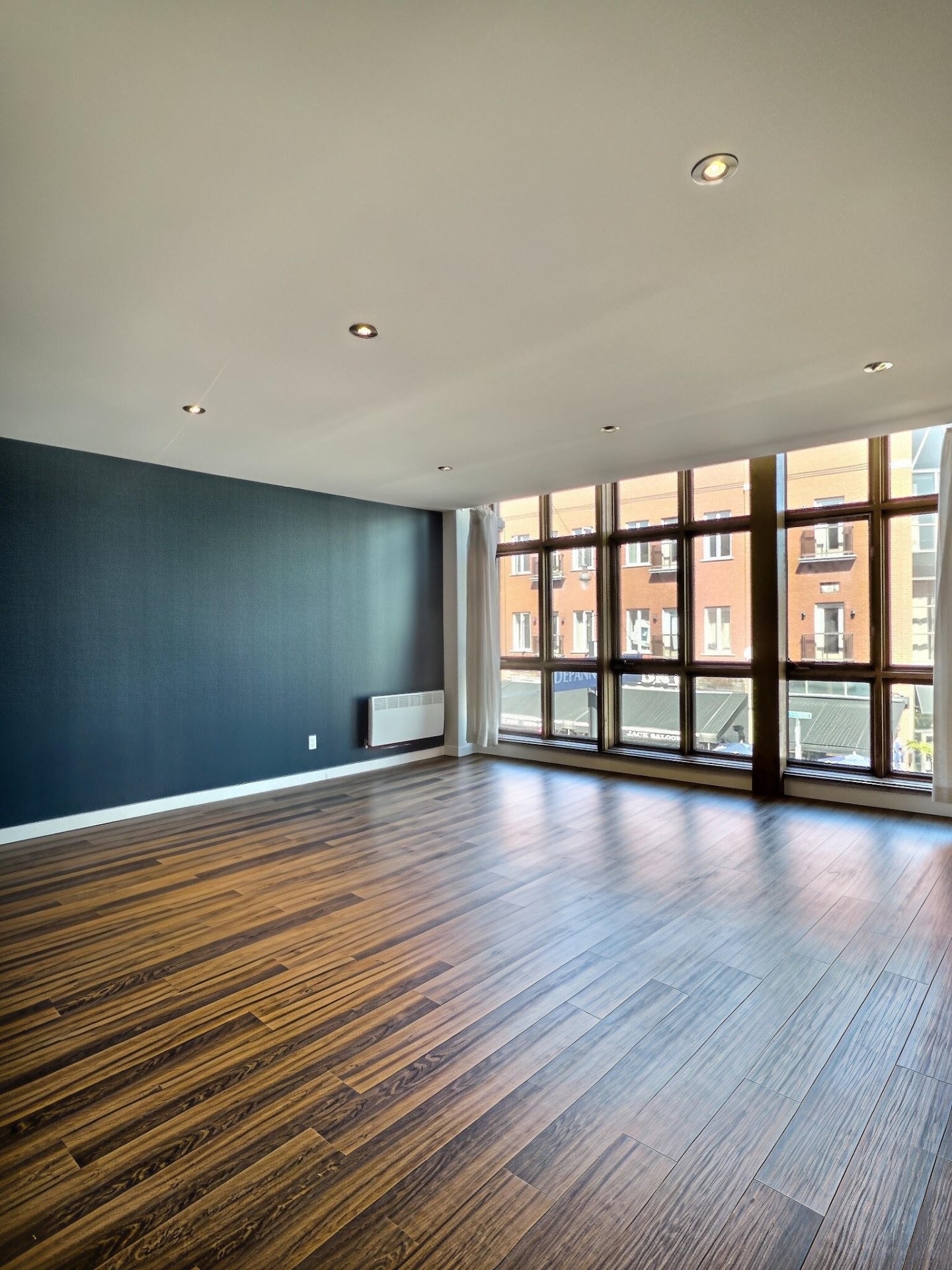 









325


Rue des Forges

, 1,
Trois-Rivières,




QC
G9A2G9

