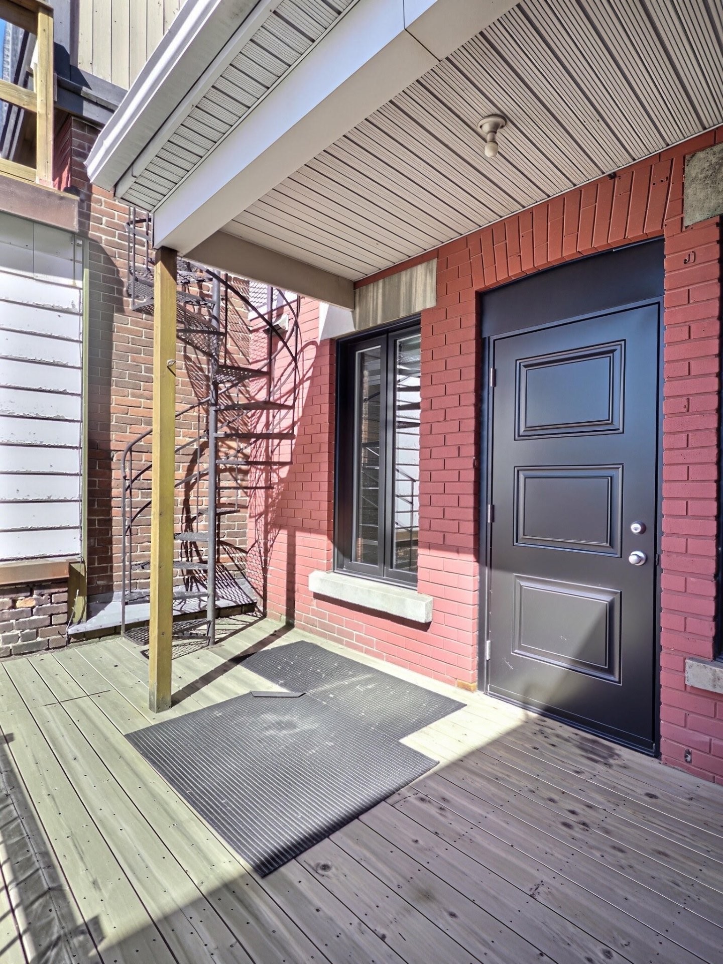 









325


Rue des Forges

, 1,
Trois-Rivières,




QC
G9A2G9

