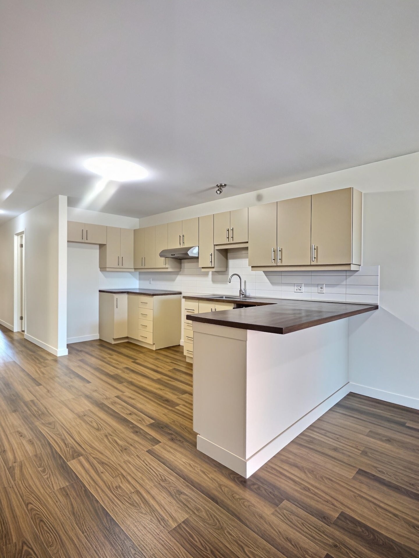 









325


Rue des Forges

, 1,
Trois-Rivières,




QC
G9A2G9

