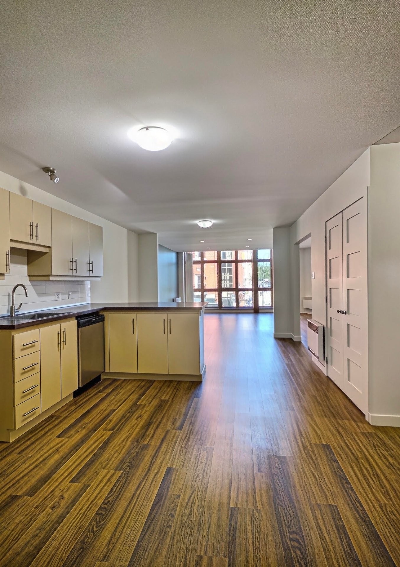 









325


Rue des Forges

, 1,
Trois-Rivières,




QC
G9A2G9

