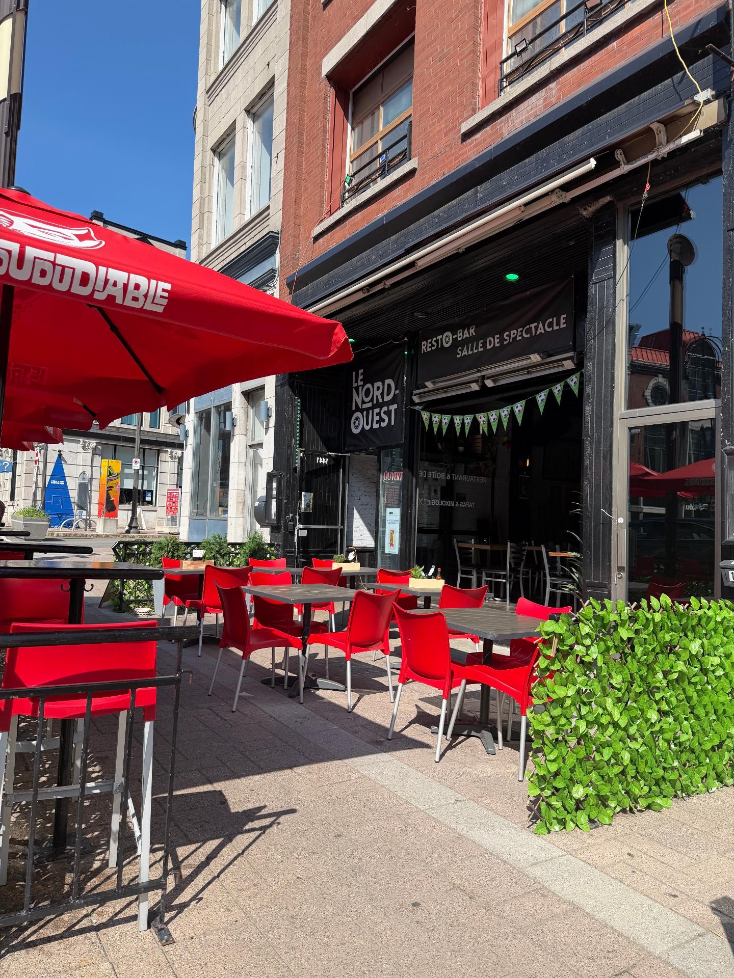 









1441


Rue Notre-Dame Centre

,
Trois-Rivières,




QC
G9A4X4

