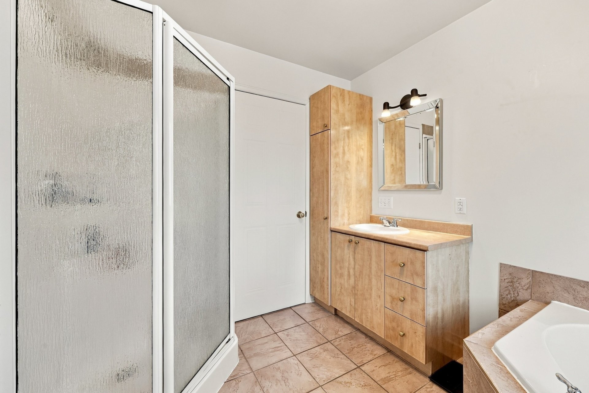 









650


Rue Champlain

,
Saint-Roch-de-Richelieu,




QC
J0L2M0

