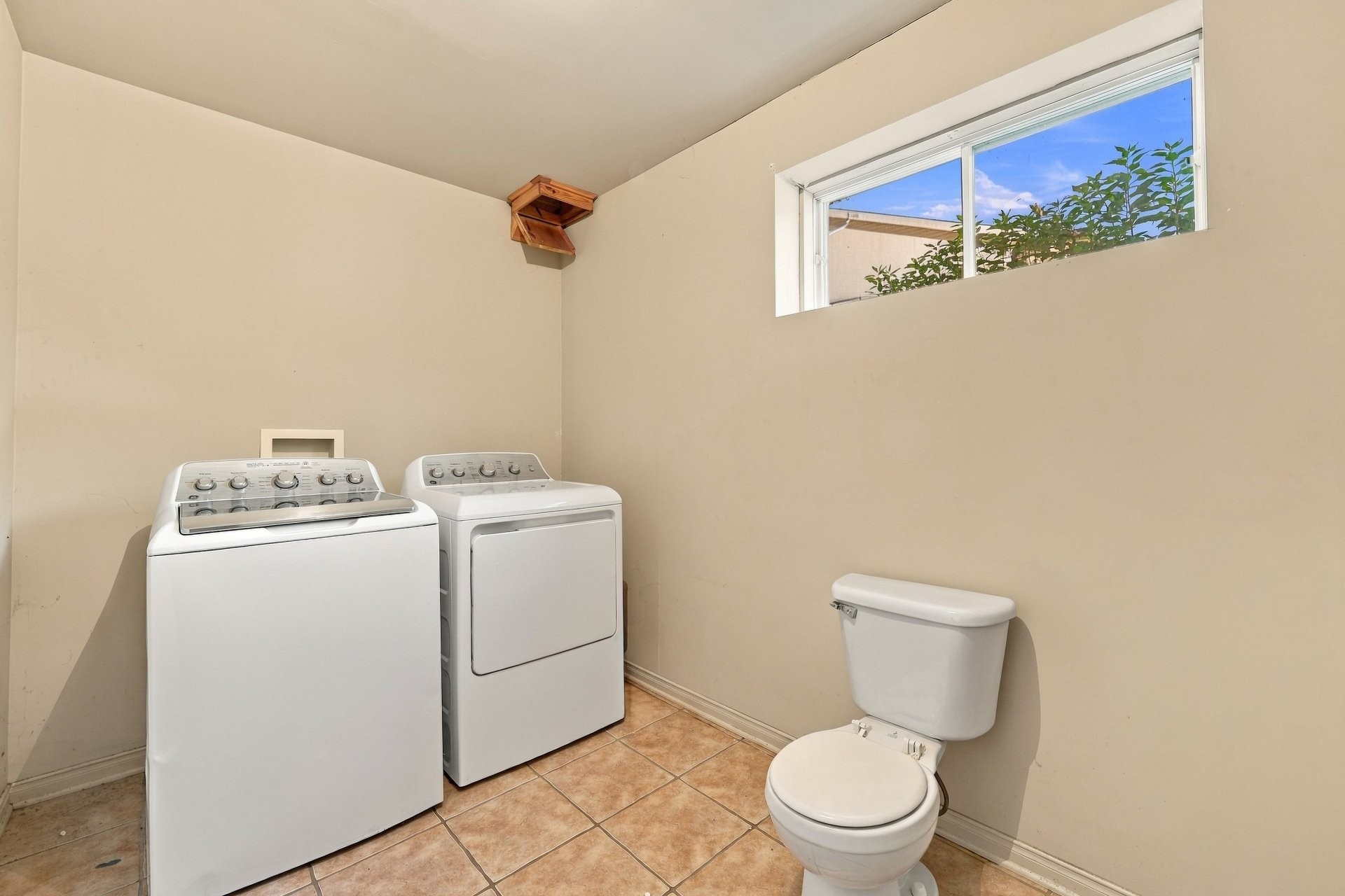









650


Rue Champlain

,
Saint-Roch-de-Richelieu,




QC
J0L2M0


