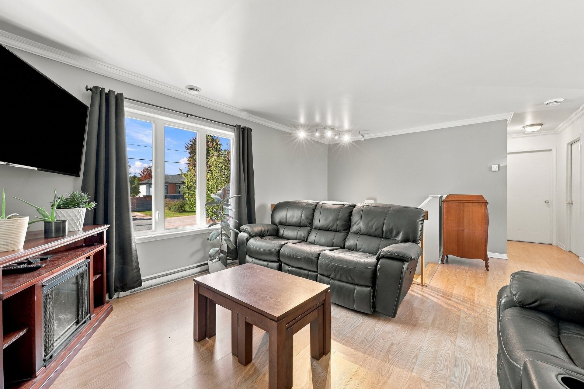 









650


Rue Champlain

,
Saint-Roch-de-Richelieu,




QC
J0L2M0

