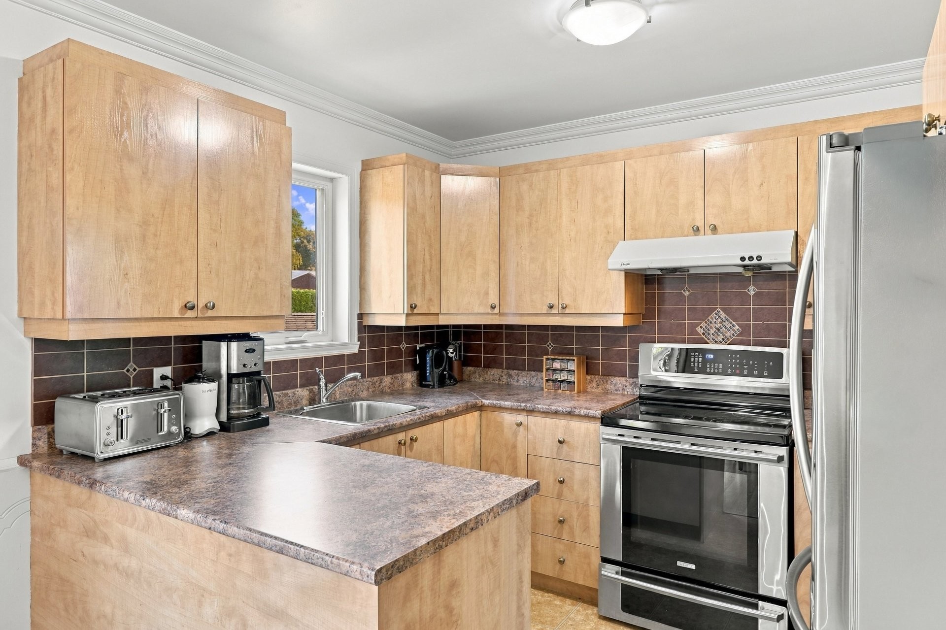 









650


Rue Champlain

,
Saint-Roch-de-Richelieu,




QC
J0L2M0

