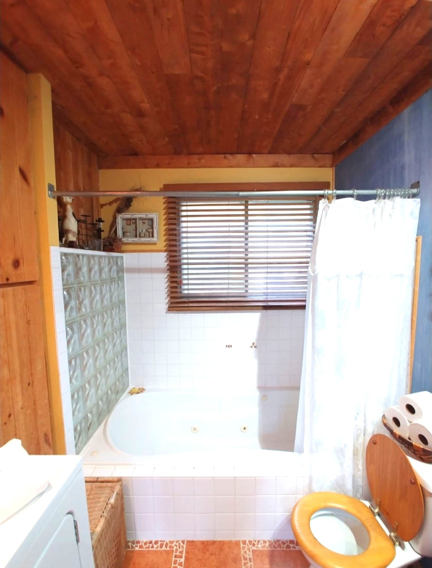 









1300


Rg Sacacomie

,
Saint-Alexis-des-Monts,




QC
J0K1V0

