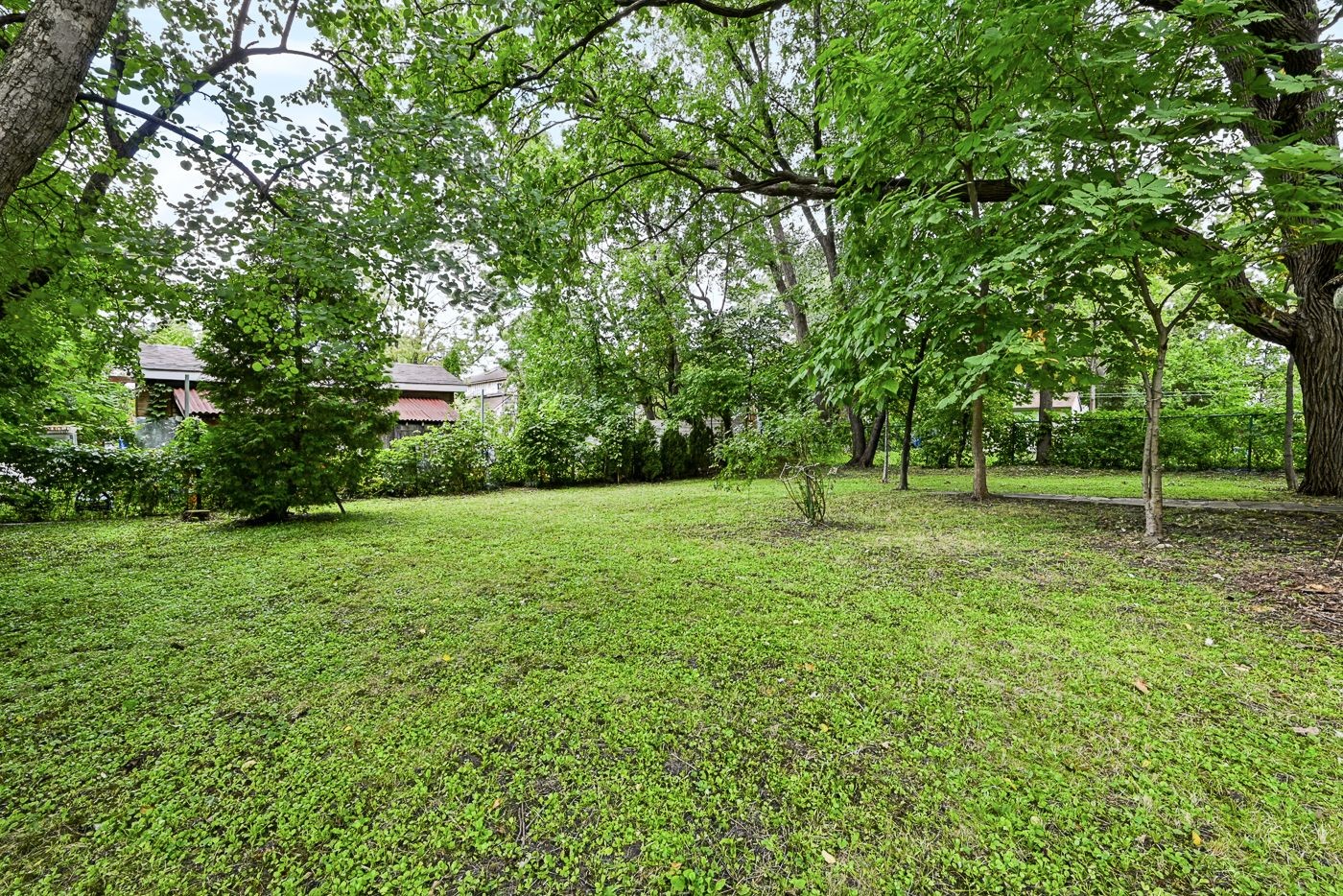 









196Z


Rue Greenfield

,
Longueuil (Greenfield Park),







QC
J4V2J5

