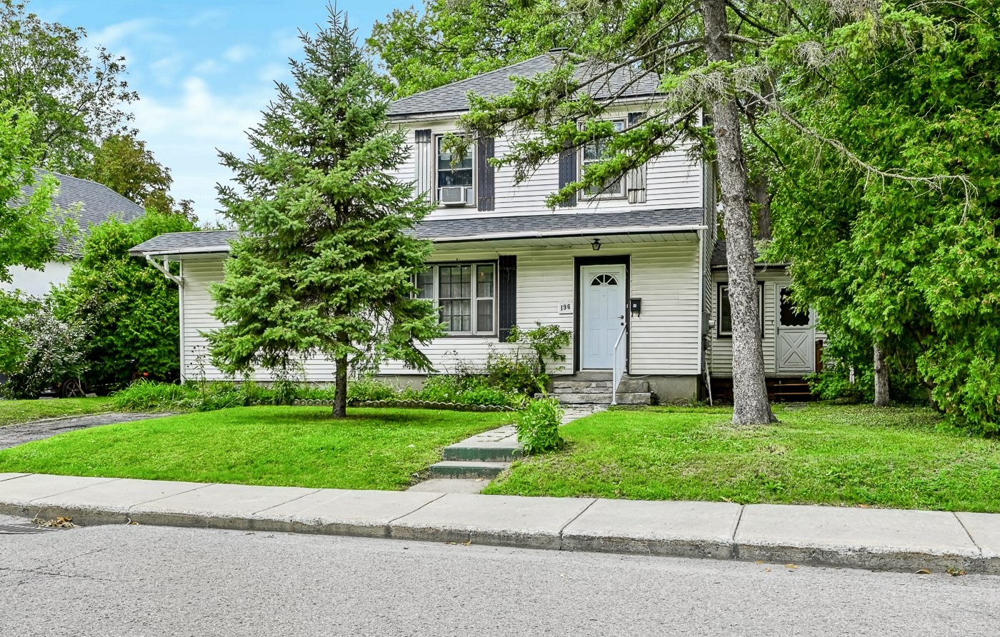









196Z


Rue Greenfield

,
Longueuil (Greenfield Park),







QC
J4V2J5

