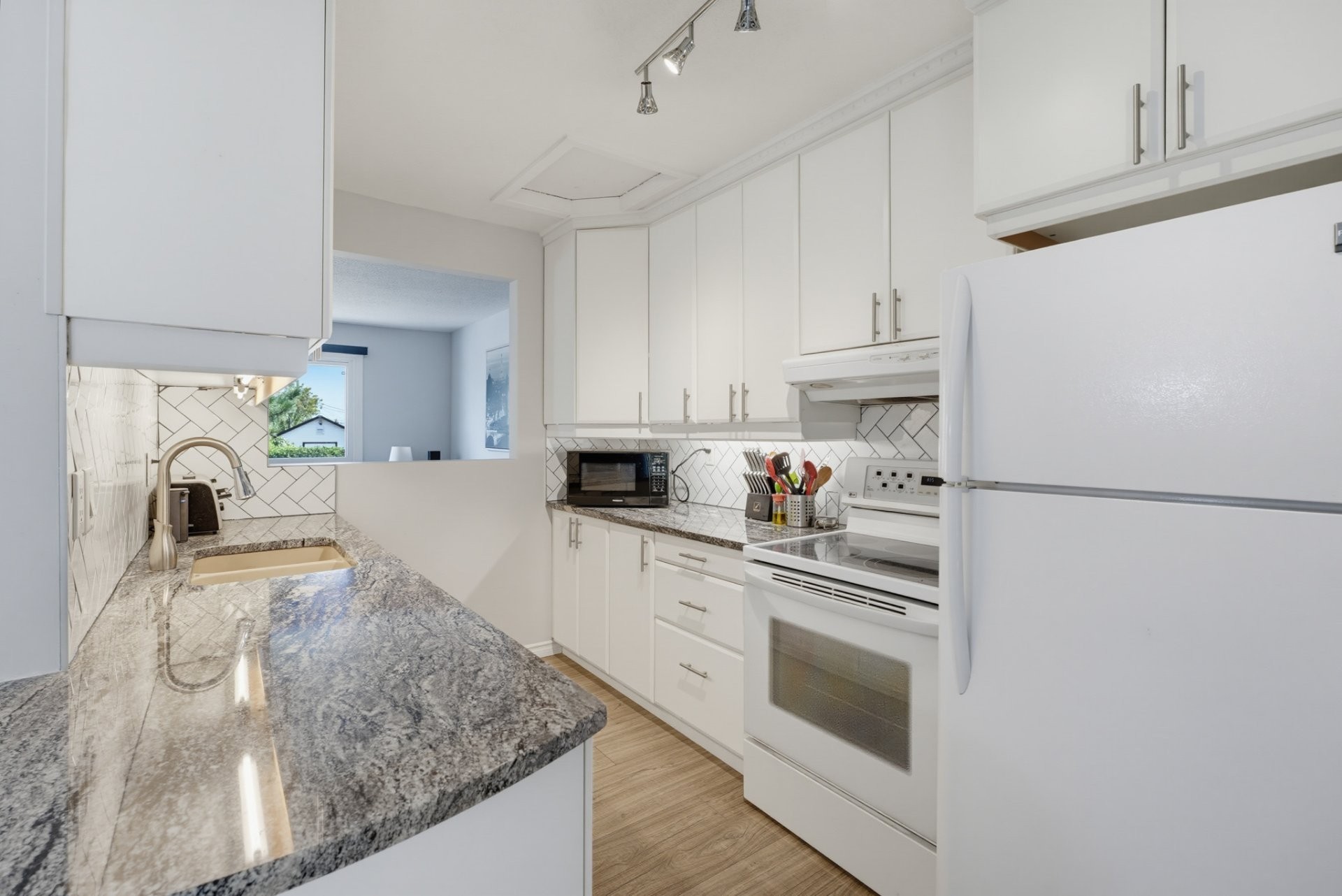 









69


Rue de Piedmont

,
Gatineau (Gatineau),




QC
J8T1V7


