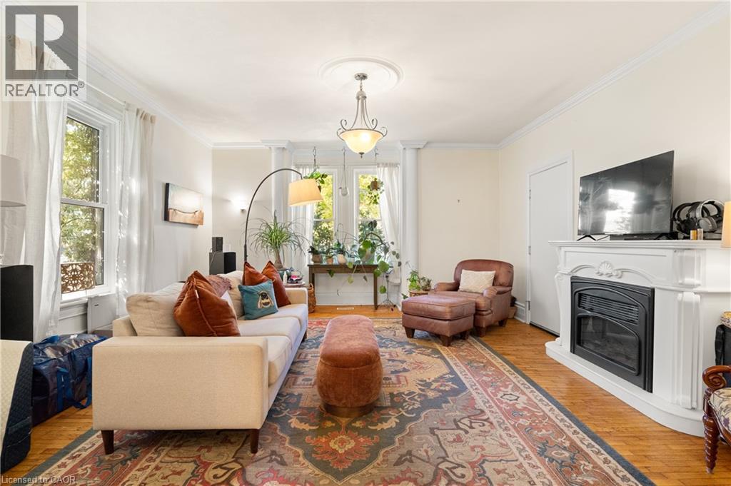 












98 WATERLOO Avenue

,
Guelph,




Ontario
N1H3H8

