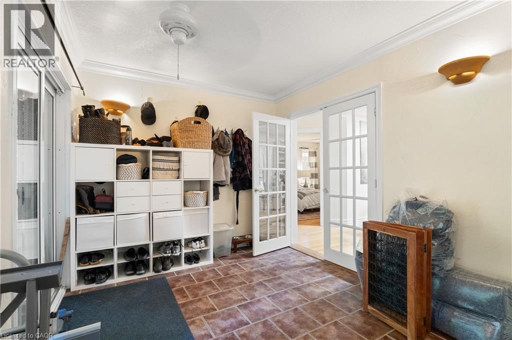 












98 WATERLOO Avenue

,
Guelph,




Ontario
N1H3H8

