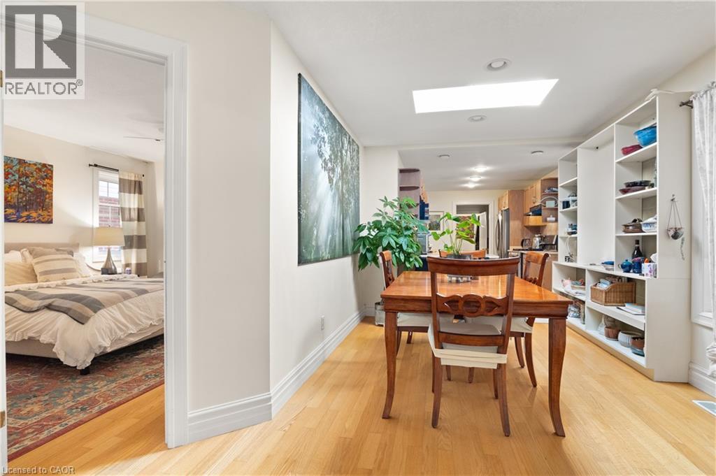 












98 WATERLOO Avenue

,
Guelph,




Ontario
N1H3H8

