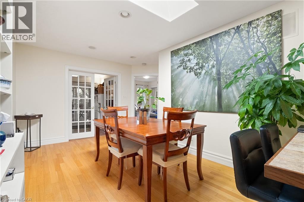 












98 WATERLOO Avenue

,
Guelph,




Ontario
N1H3H8

