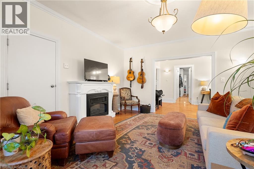 












98 WATERLOO Avenue

,
Guelph,




Ontario
N1H3H8

