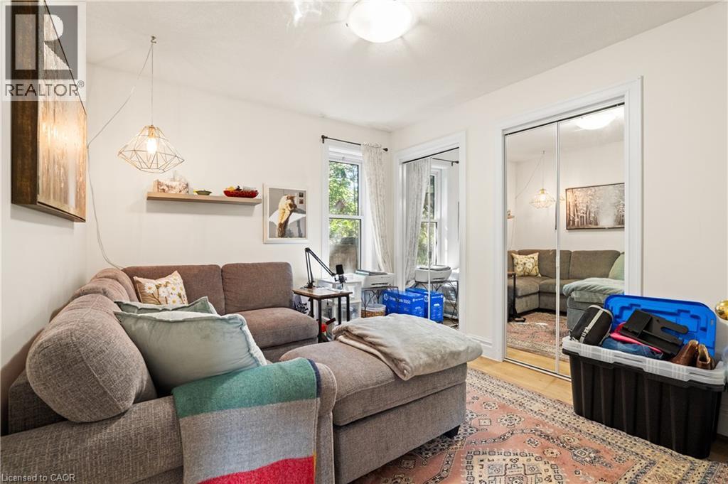 












98 WATERLOO Avenue

,
Guelph,




Ontario
N1H3H8

