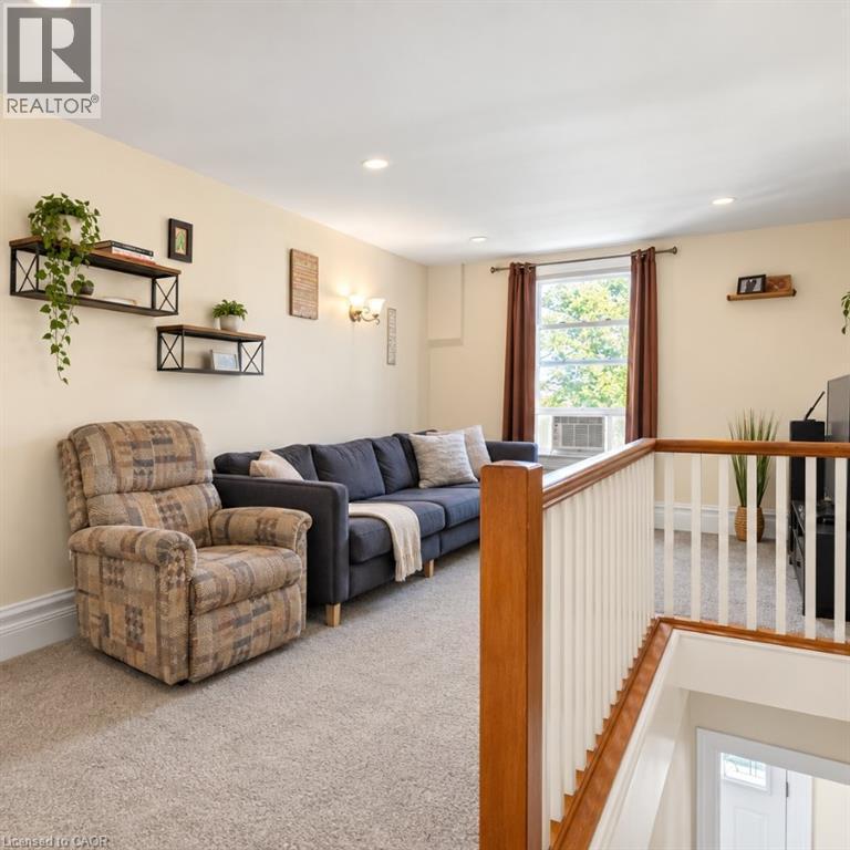 












98 WATERLOO Avenue

,
Guelph,




Ontario
N1H3H8

