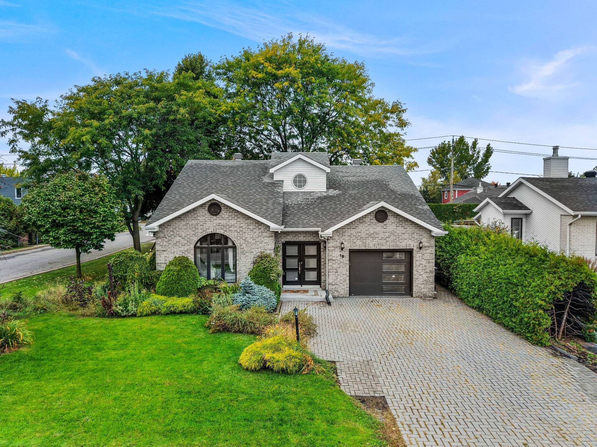 









18


Rue Amireault

,
L'Épiphanie,




QC
J5X2S1


