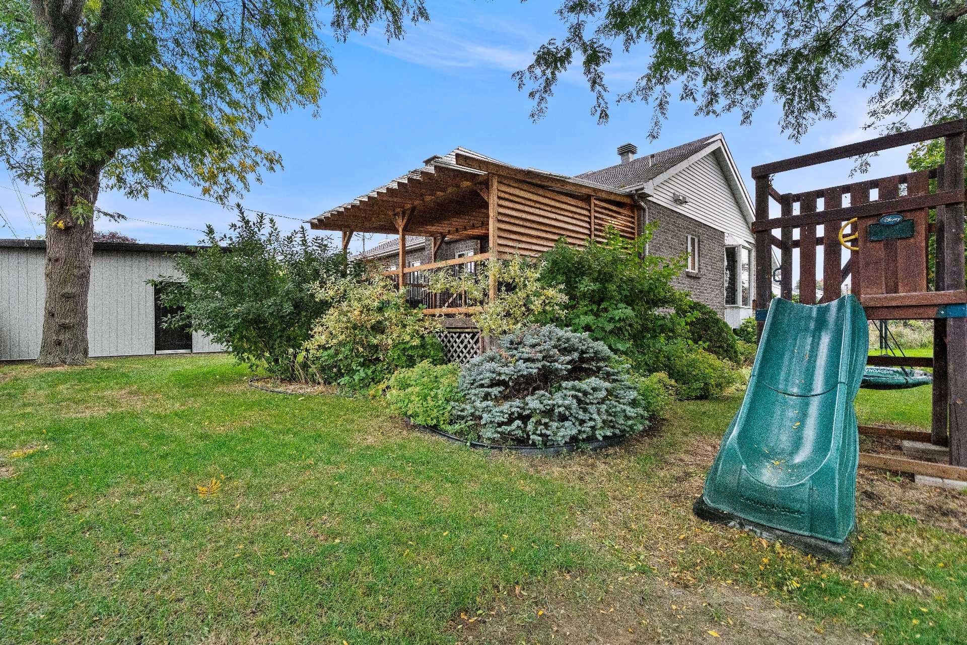 









18


Rue Amireault

,
L'Épiphanie,




QC
J5X2S1

