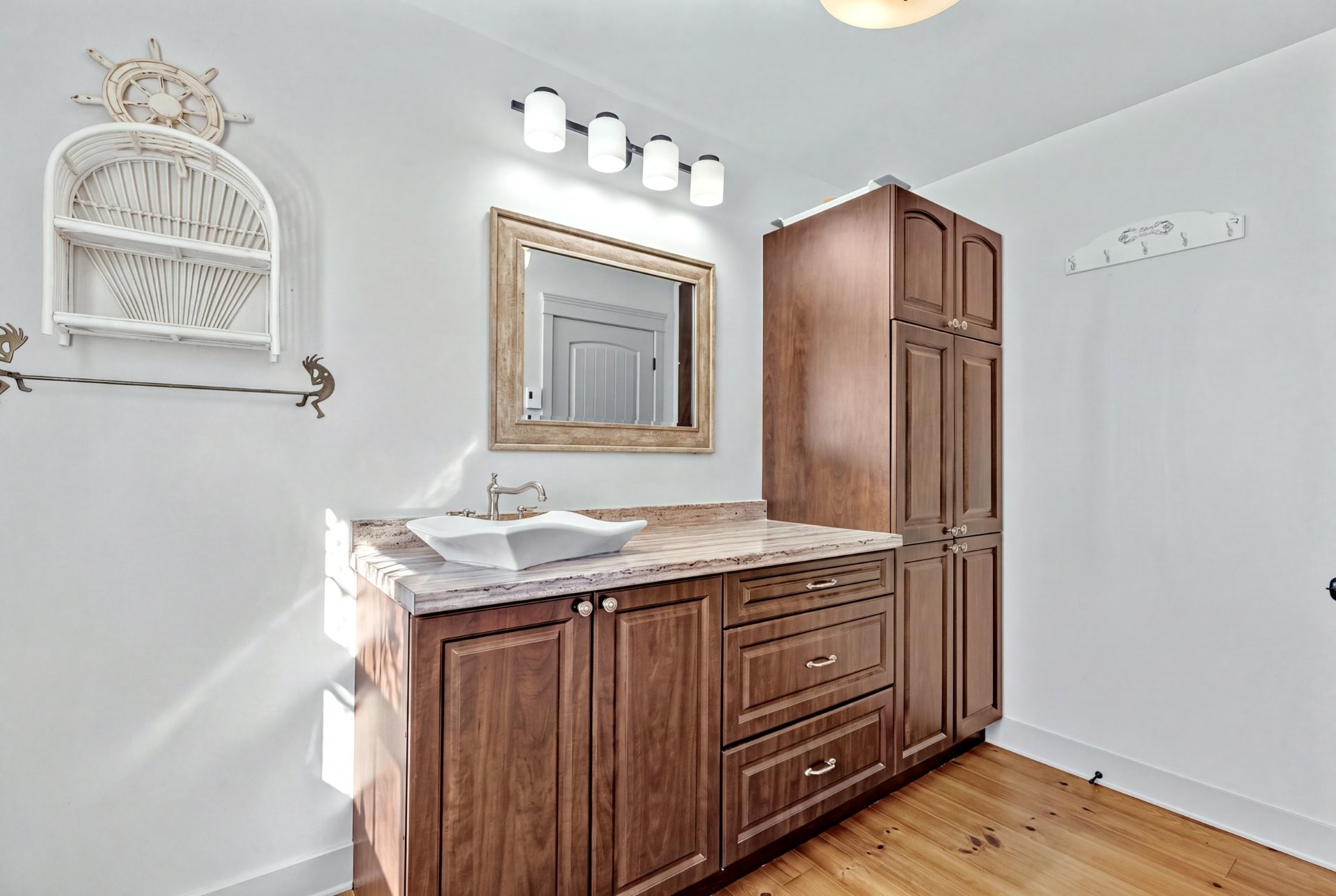 









607


Mtée Rodgers

,
Lachute,




QC
J8H3W8

