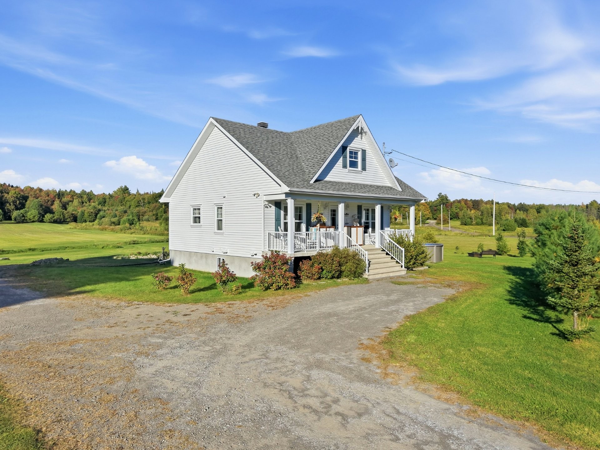 









607


Mtée Rodgers

,
Lachute,




QC
J8H3W8

