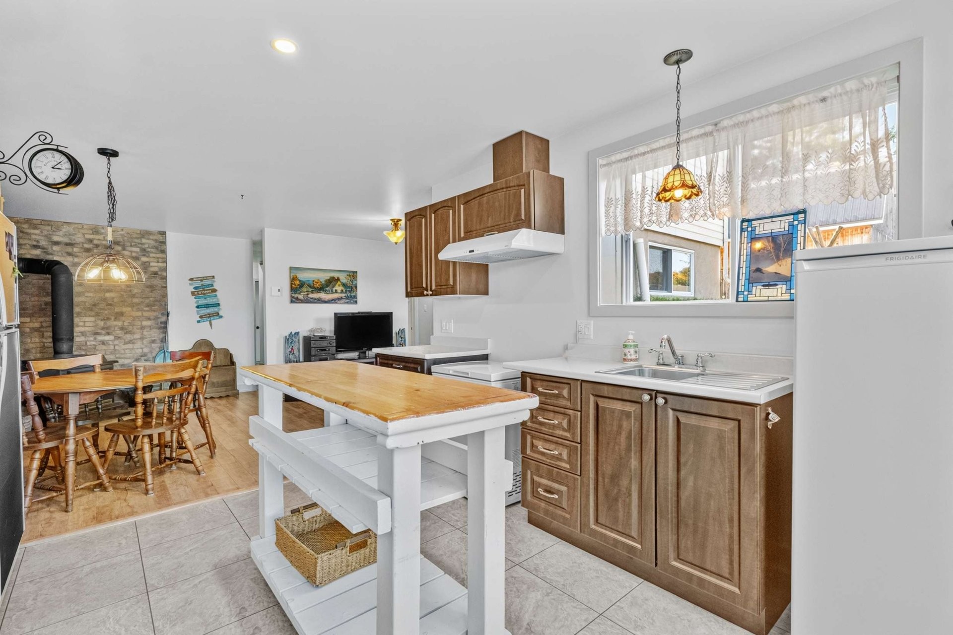 









607


Mtée Rodgers

,
Lachute,




QC
J8H3W8

