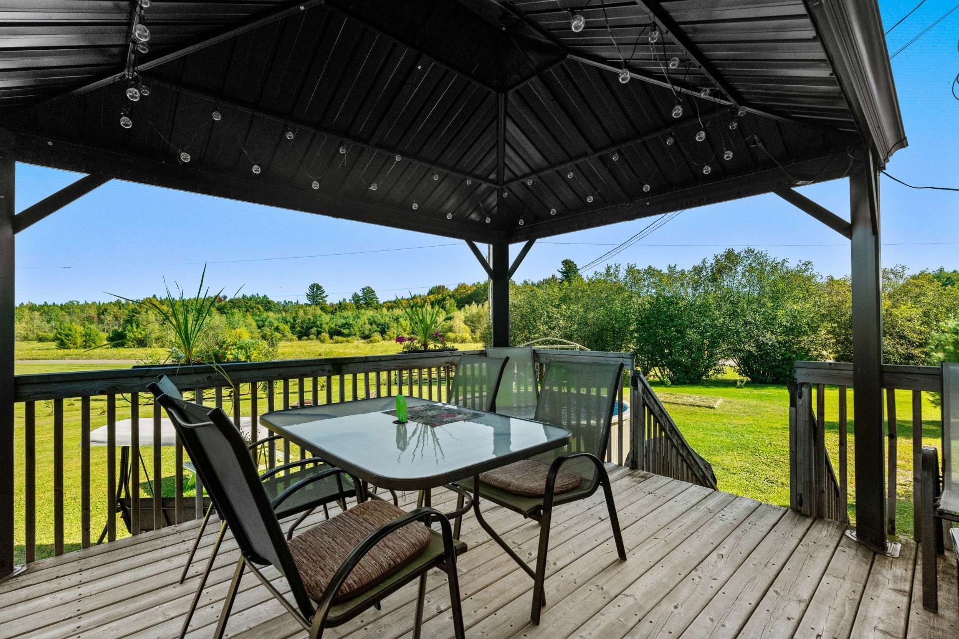 









607


Mtée Rodgers

,
Lachute,




QC
J8H3W8

