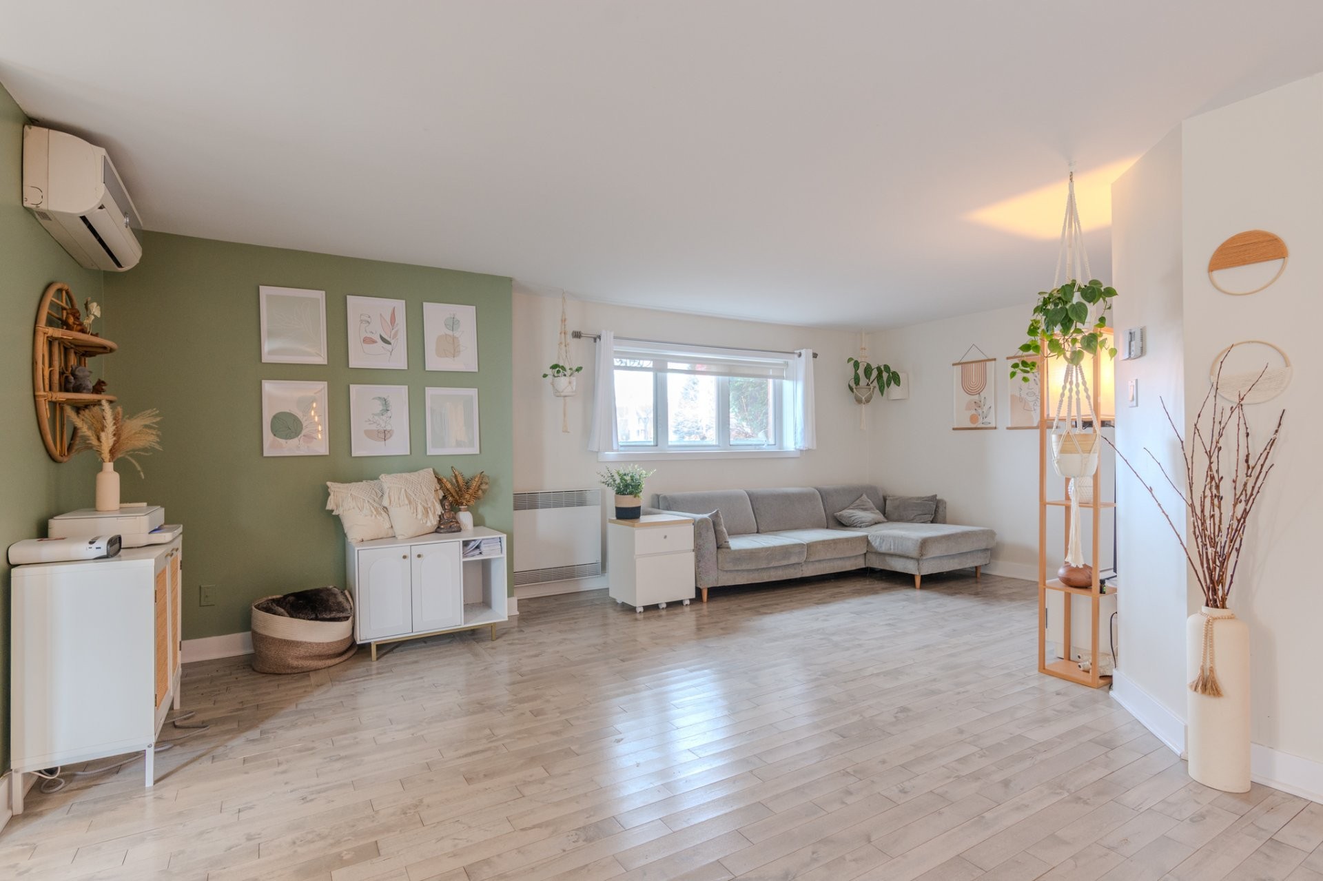 









30


Av. Jean-Baptiste-Varin

,
La Prairie,




QC
J5R6E5

