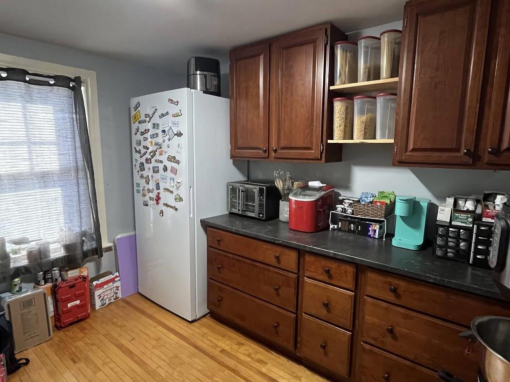 












124 Young St

,
Truro,




NS
B2N 4V9

