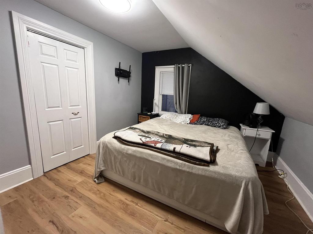 












124 Young St

,
Truro,




NS
B2N 4V9

