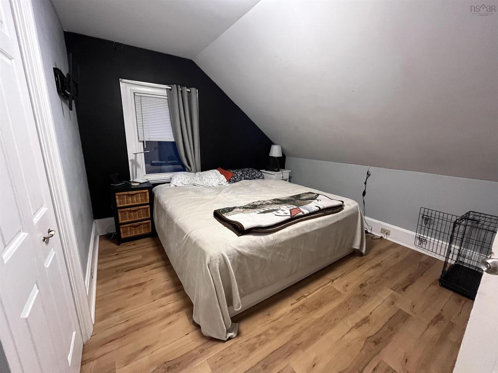 












124 Young St

,
Truro,




NS
B2N 4V9

