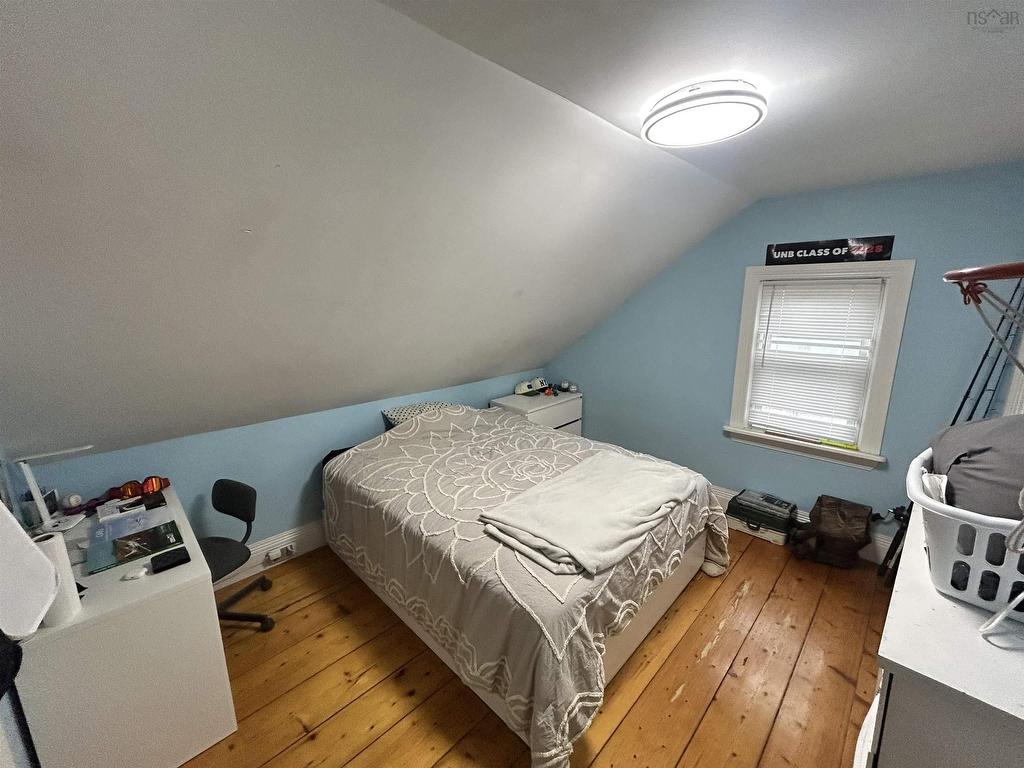 












124 Young St

,
Truro,




NS
B2N 4V9

