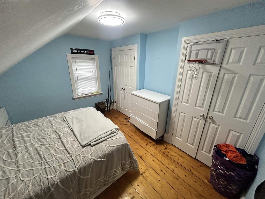 












124 Young St

,
Truro,




NS
B2N 4V9

