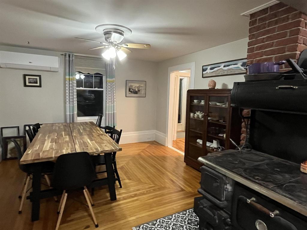 












124 Young St

,
Truro,




NS
B2N 4V9

