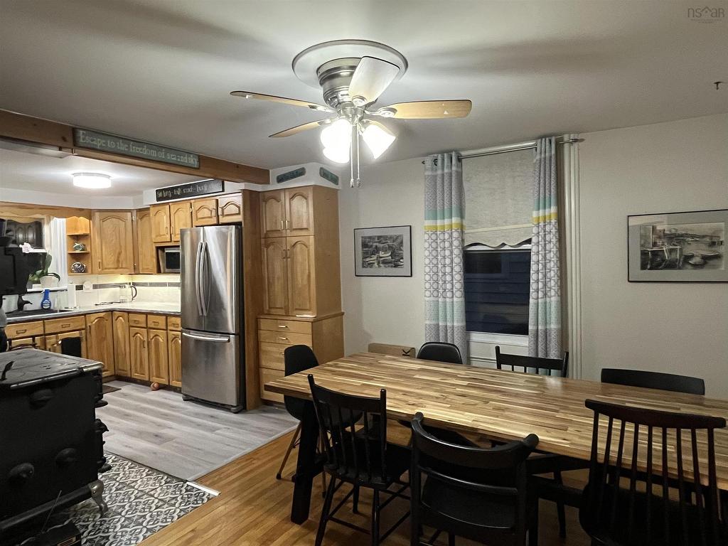 












124 Young St

,
Truro,




NS
B2N 4V9

