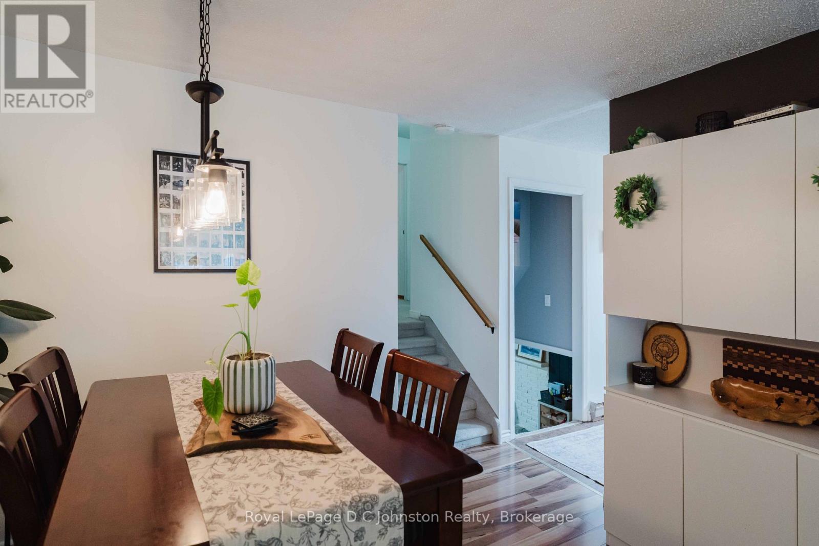 












761 ARLINGTON STREET

,
Saugeen Shores,




Ontario
N0H2C4

