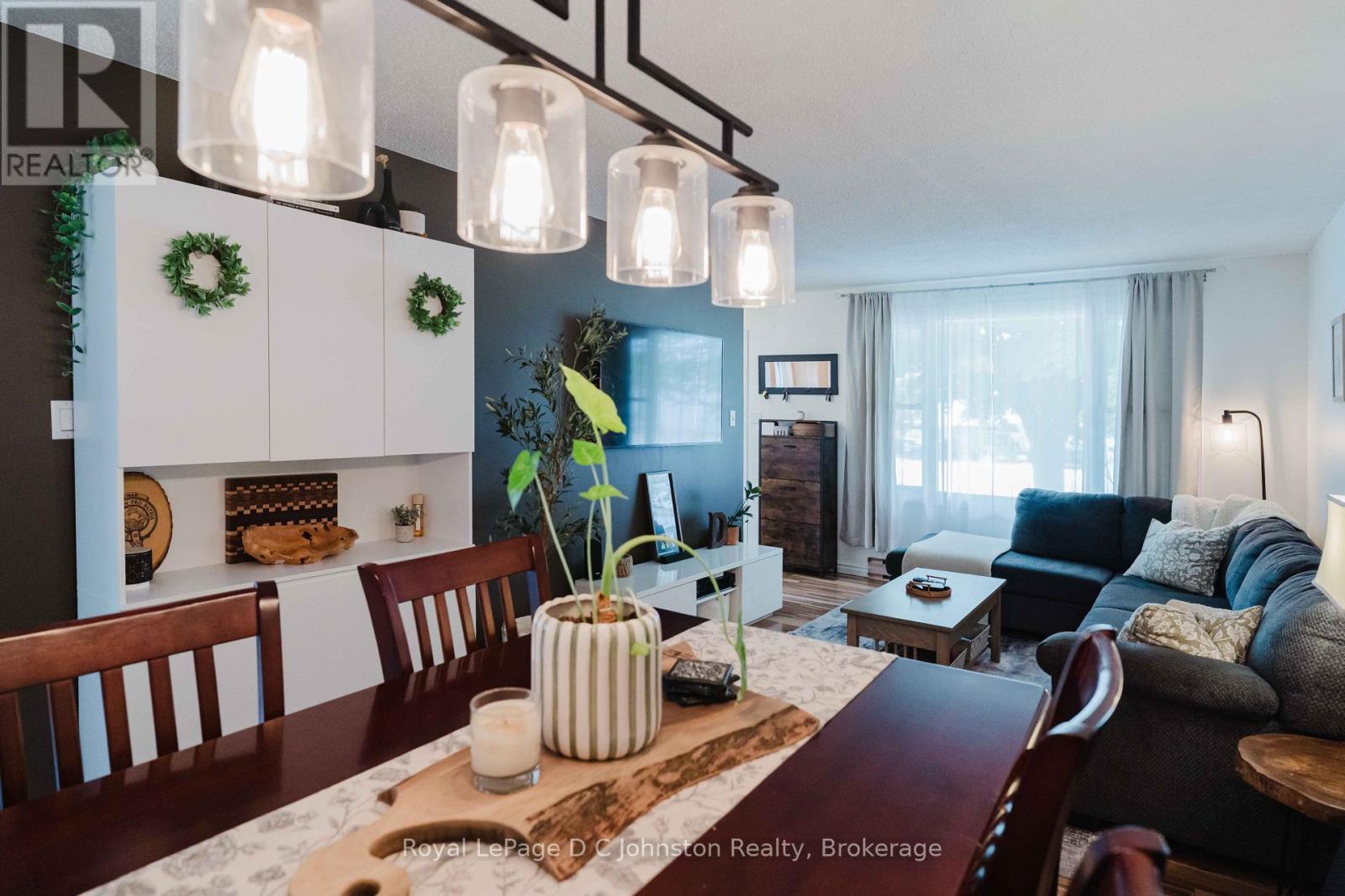 












761 ARLINGTON STREET

,
Saugeen Shores,




Ontario
N0H2C4

