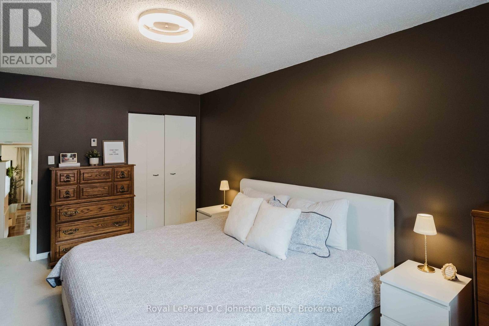 












761 ARLINGTON STREET

,
Saugeen Shores,




Ontario
N0H2C4


