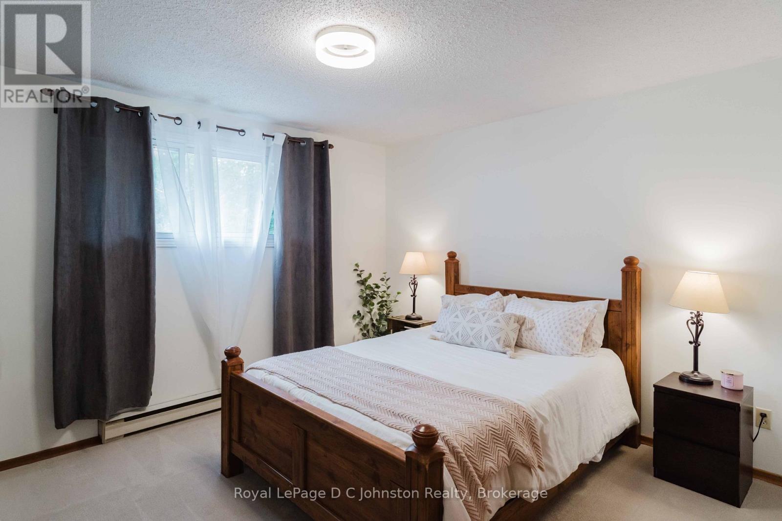 












761 ARLINGTON STREET

,
Saugeen Shores,




Ontario
N0H2C4

